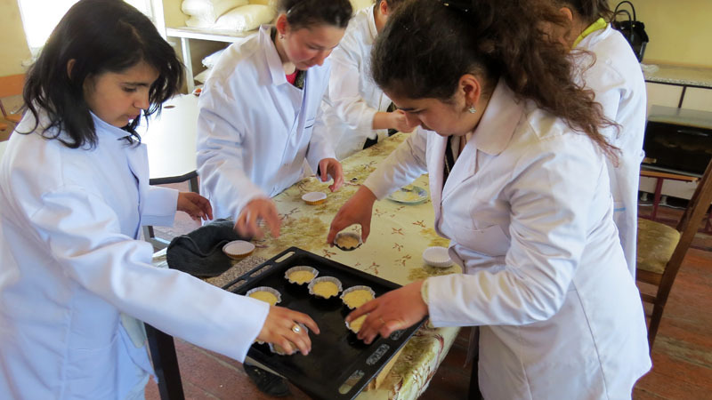 Закладывают формы. Закладывают формы.