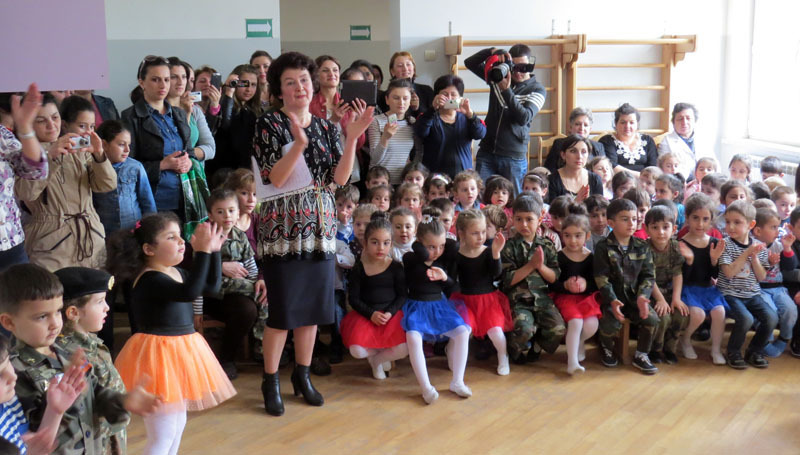 Утренник в Степанакертском детсаду. Утренник в Степанакертском детсаду.