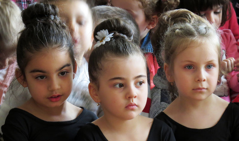 Утренник в Степанакертском детсаду. Утренник в Степанакертском детсаду.