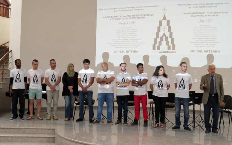 Симпозиум приветствует Шаген Хачатрян, заслуженный деятель культуры Армении.